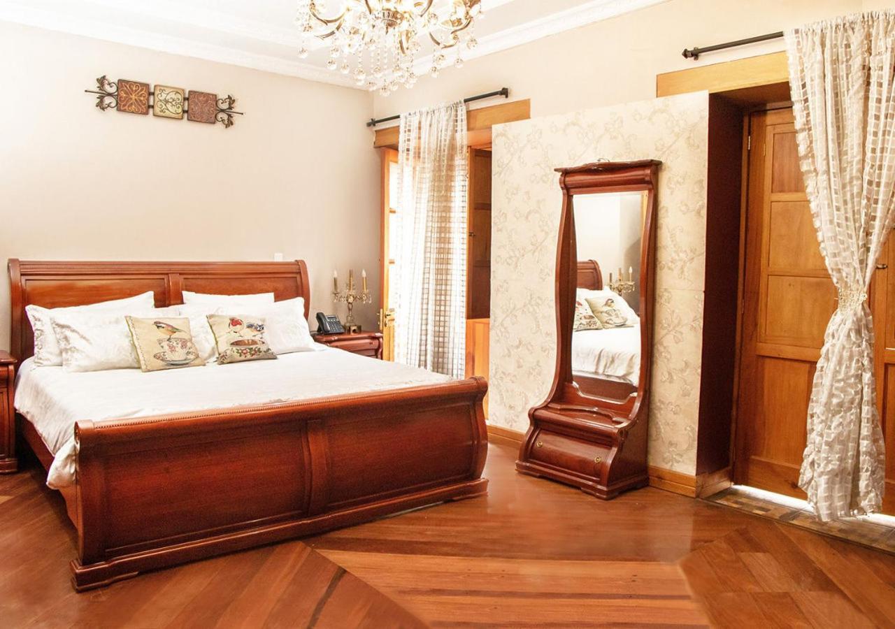 Hotel Boutique Casa Ruth En Куенка Екстер'єр фото