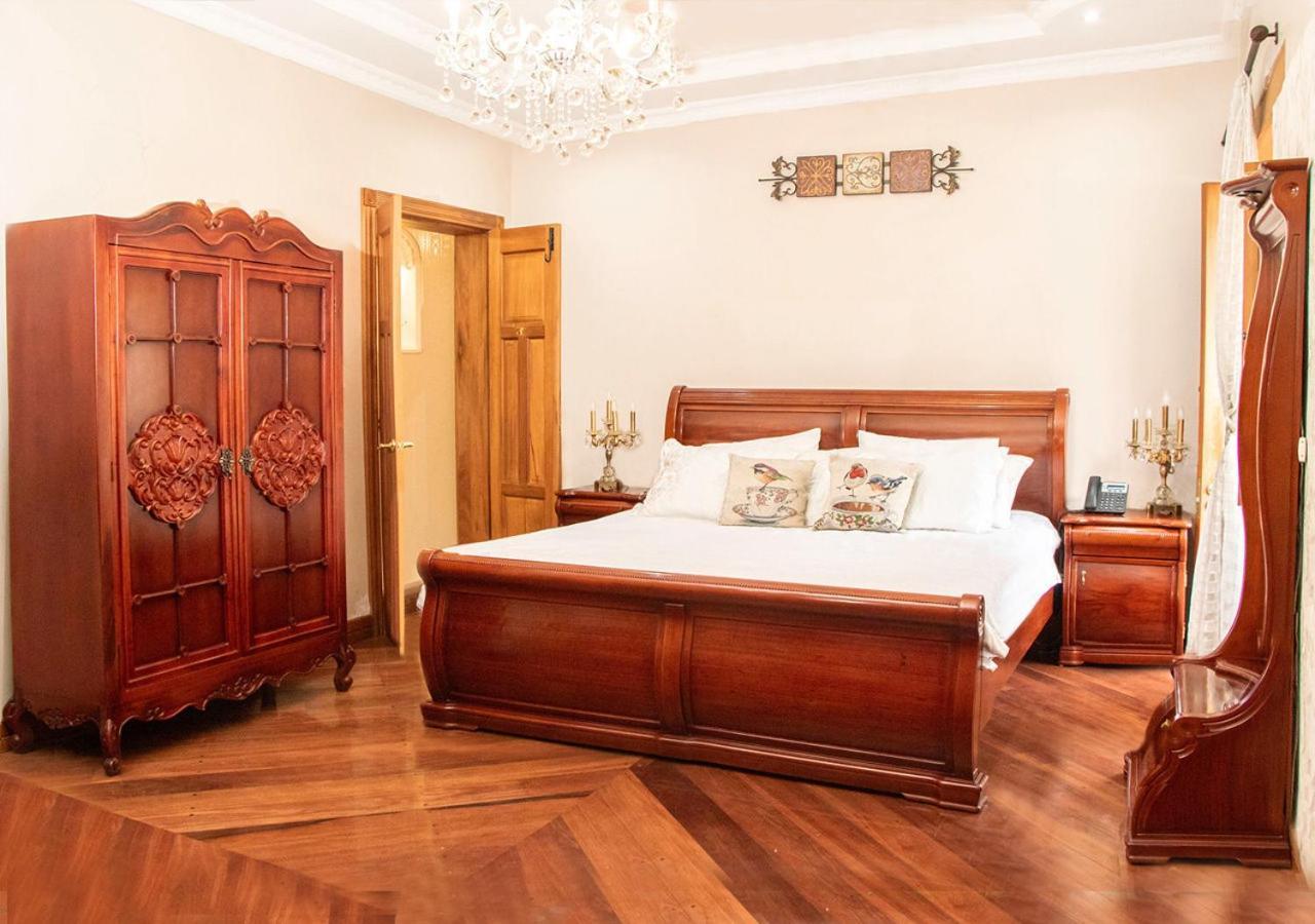 Hotel Boutique Casa Ruth En Куенка Екстер'єр фото
