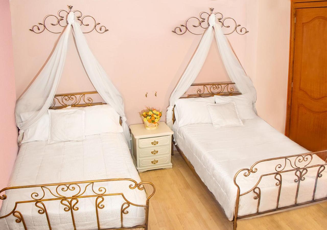 Hotel Boutique Casa Ruth En Куенка Екстер'єр фото